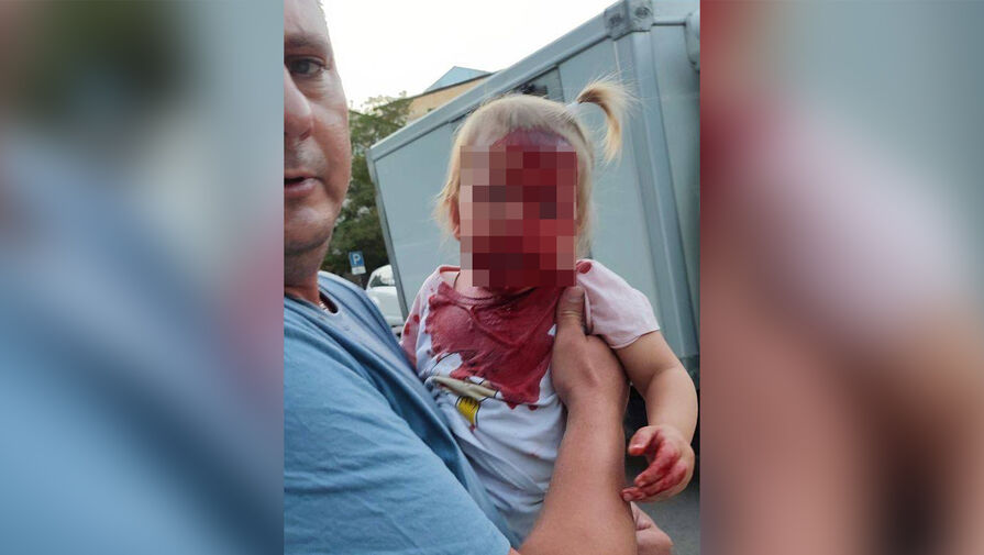 В Крыму девушка на самокате наехала на коляску с ребенком