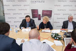 В редакции «Газеты.Ru» в преддверии 20-летия принятия Конституции проходит «круглый стол», посвященный 20-летию принятия Конституции