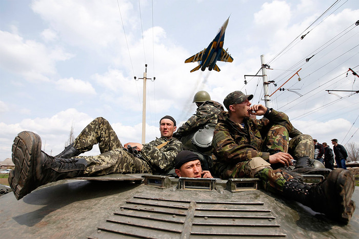Украинские войска, заблокированные на&nbsp;железнодорожном переезде под&nbsp;Краматорском