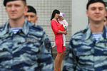 Во время церемонии принятия присяги и вручения служебных удостоверений бывшим бойцам спецподразделения МВД Украины «Беркут»