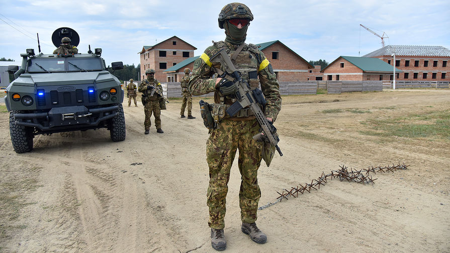 Военнослужащие Украины во время активной фазы совместных военных учений Украины и стран НАТО, 2020...