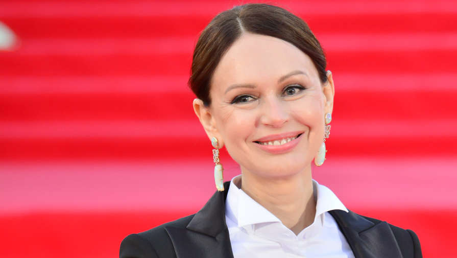 Ирина Безрукова призналась, что не торопится с выбором партнера