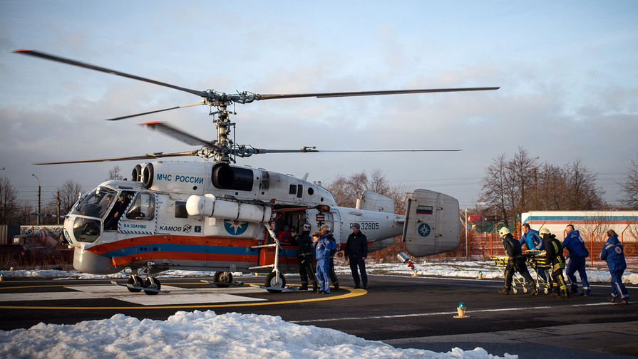 Вертолет МЧС РФ, доставивший в&nbsp;больницу пострадавших в&nbsp;ДТП с&nbsp;участием туристского автобуса и грузового автомобиля на&nbsp;158 км трассы &laquo;Скандинавия&raquo;