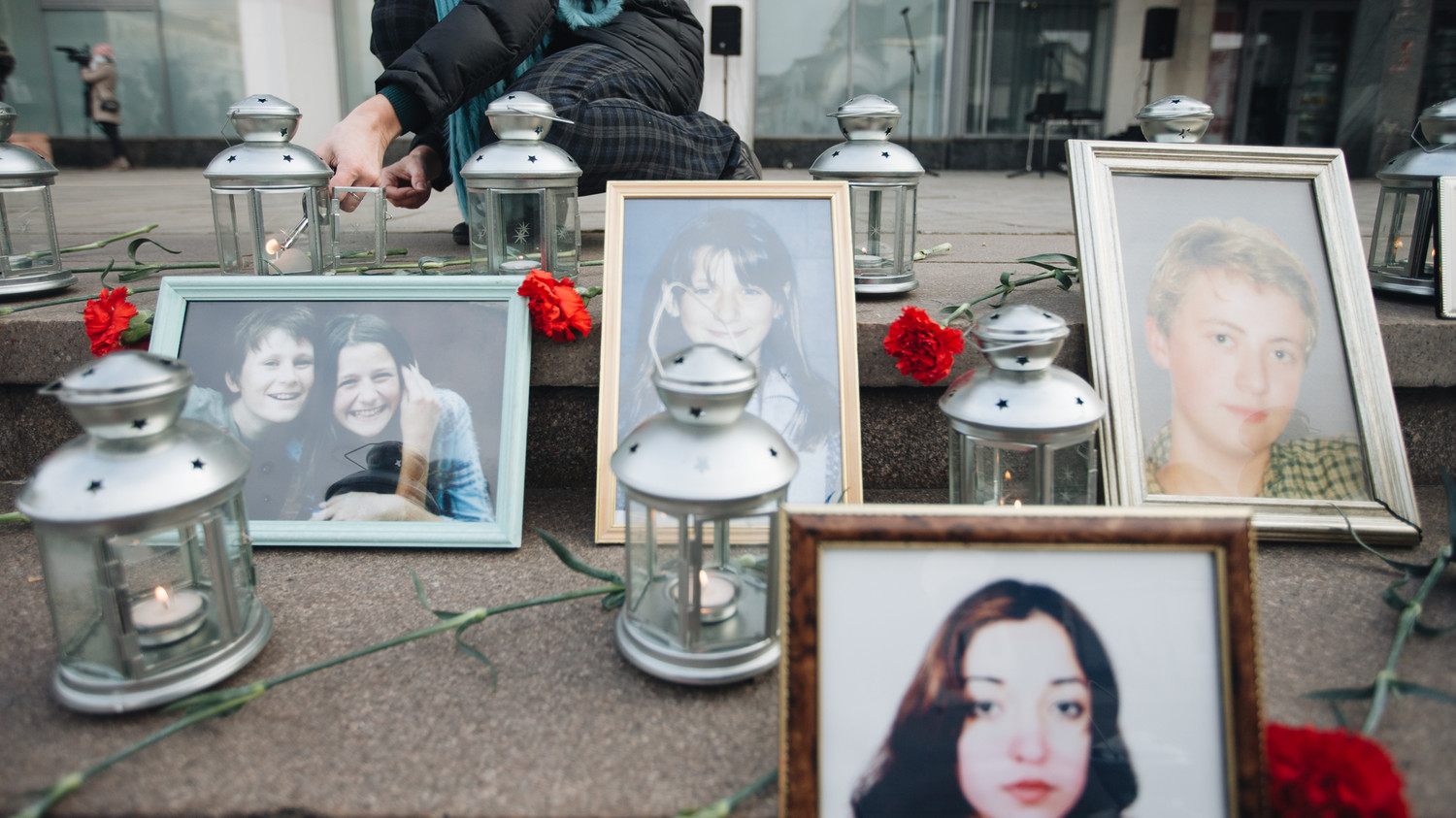 Памятные мероприятия около Театрального центра на Дубровке, 26 октября 2017 года
