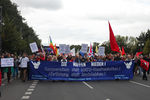 Участники демонстрации за выход ФРГ из НАТО в Берлине