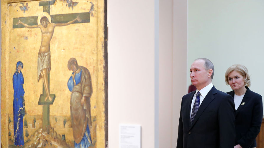 Президент Владимир Путин и вице-премьер правительства Ольга Голодец во время посещения выставки в&nbsp;Третьяковской галерее, 8&nbsp;февраля 2017&nbsp;года