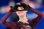 Анна Щербакова после выступления в произвольной программе женского одиночного катания на соревнованиях по фигурному катанию на XXIV зимних Олимпийских играх в Пекине, 17 февраля 2022 года