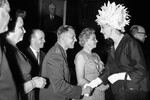 Миссис Джон Профумо (актриса Валери Хобсон) и Юрий Гагарин на приеме в честь космонавта в посольстве СССР в Лондоне, 1961 год