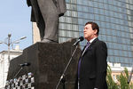 Иосиф Кобзон на площади Ленина в Донецке выступает на митинге в день траура, объявленного в ДНР 28 мая в память по погибшим в результате обстрелов