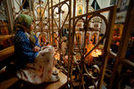 Юная прихожанка во время праздничной Рождественской службы в храме Святого апостола Андрея Первозванного во Владивостоке.
