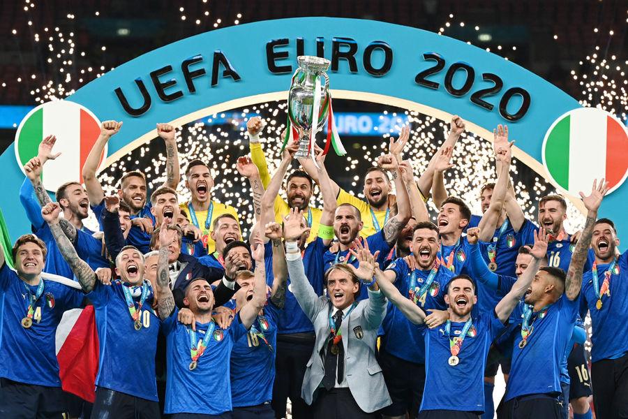 Сборная Италии после финального матча на чемпионате Европы по футболу, 11 июля 2021 года