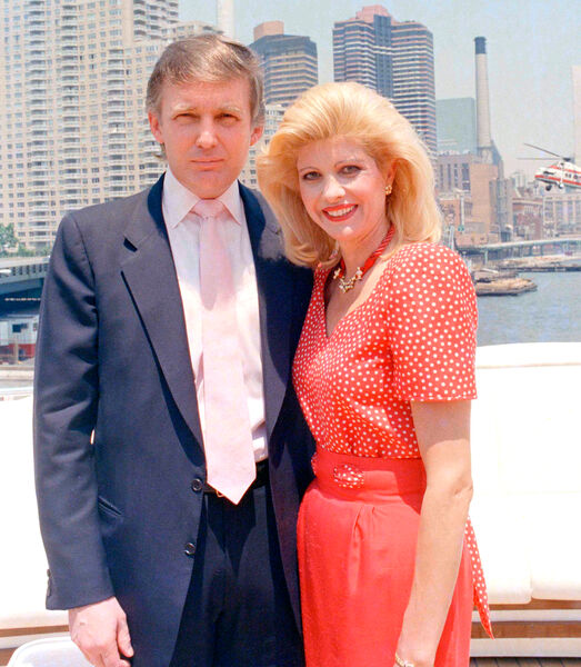 Дональд Трамп и Ивана Трамп на&nbsp;яхте Trump Princess в&nbsp;Нью-Йорке, 1988&nbsp;год