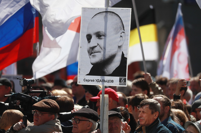 Участники митинга оппозиции на проспекте Академика Сахарова в Москве, 6 мая 2017 года