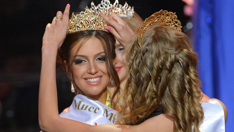 Мисс Москва Оксана Воеводина во время конкурса красоты «Мисс Москва», июнь 2015 года
