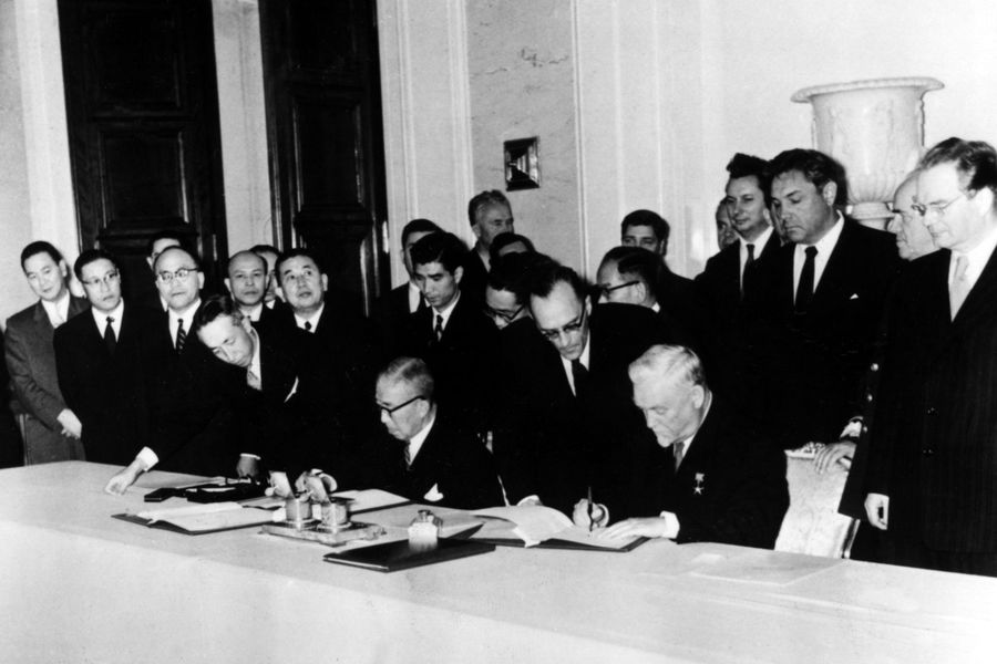 Подписание совместной Декларации СССР и Японии в Москве, 19 октября 1956 года 