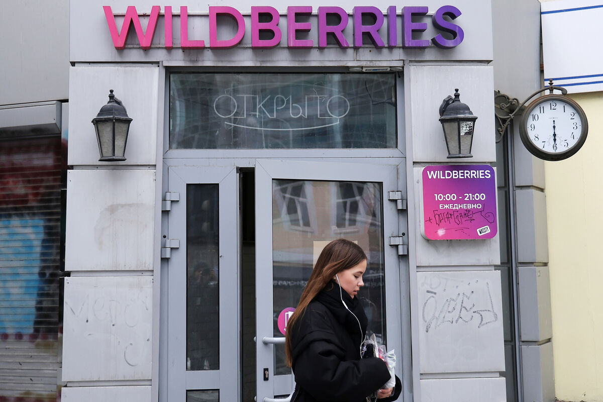 Отжимание денег у покупателей»: Wildberries ввел комиссию за оплату картами  Visa и MasterCard - Газета.Ru