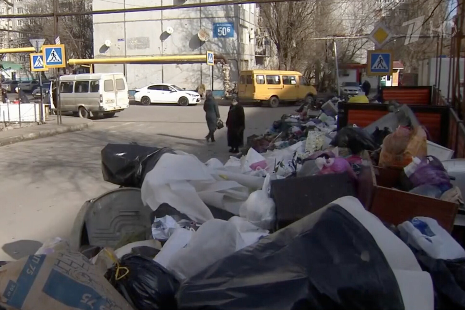 В Дагестане после задержаний мигрантов начался мусорный коллапс, на уборку  вышла мэрия - Газета.Ru | Новости