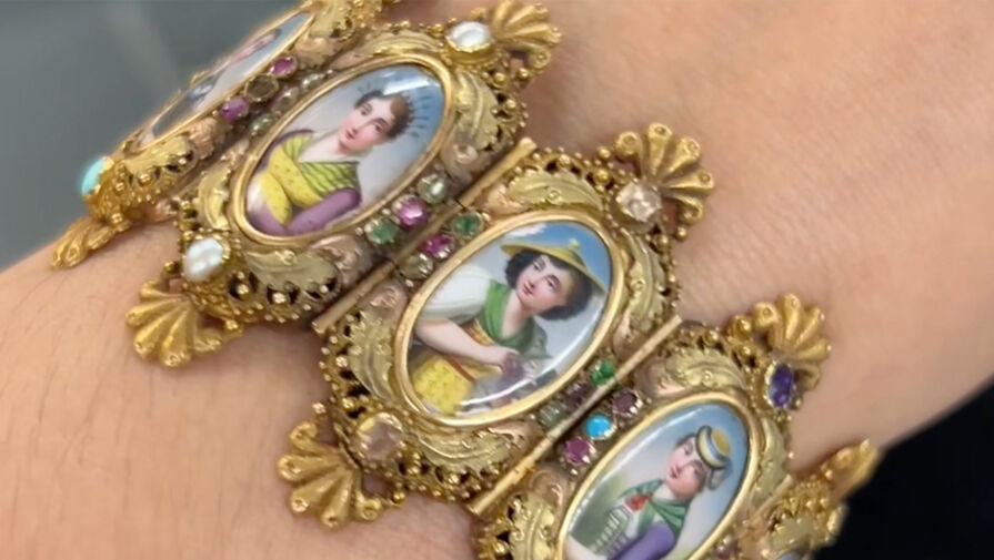 Женщина нашла в комиссионном магазине 200-летний браслет стоимостью $25 тысяч