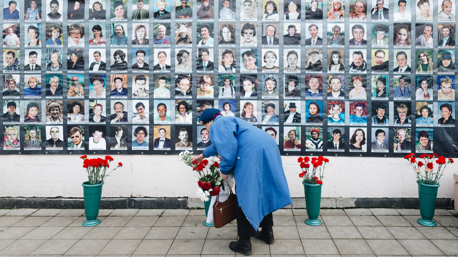 Возложение цветов в 15-летнюю годовщину теракта на Дубровке, 2017 год