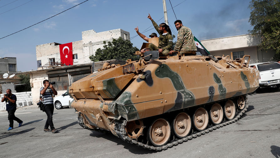 Министр обороны Турции заявил, что Анкара не будет откладывать операцию на севере Сирии