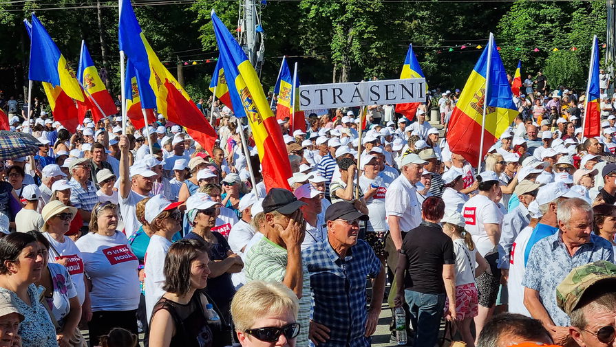 Несколько тысяч жителей Молдавии вышли на протест против роста цен