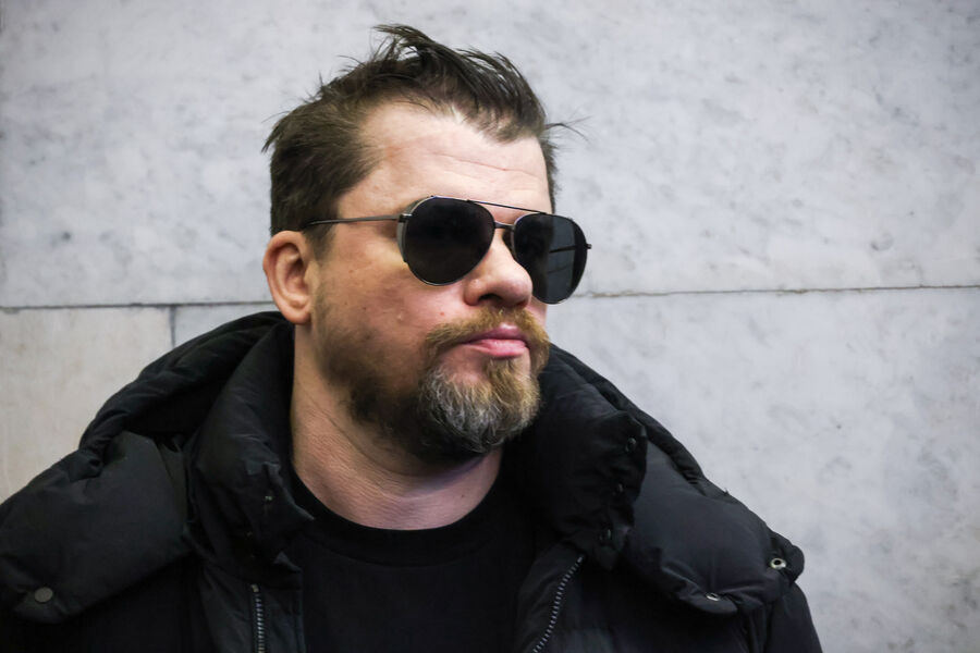 Актер Гарик Харламов во время прощания с&nbsp;актером Романом Поповым в&nbsp;Центральной клинической больнице (ЦКБ), 1&nbsp;ноября 2025&nbsp;года