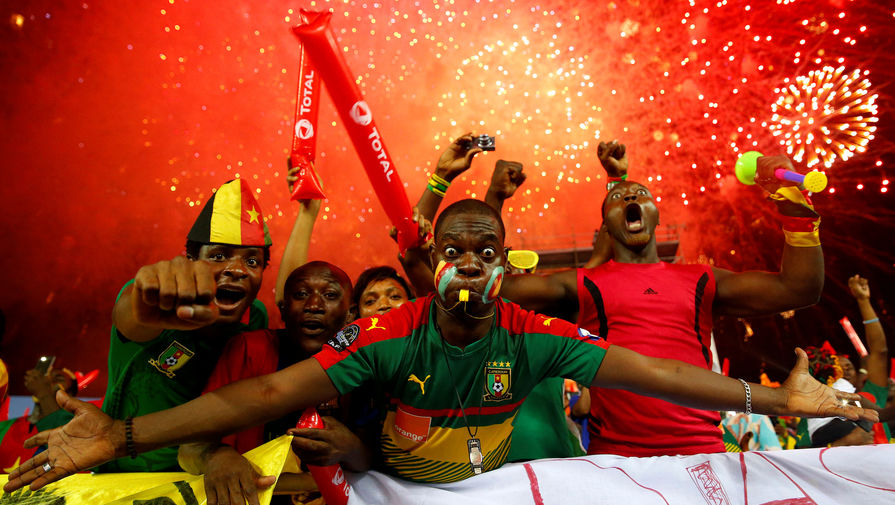 Болельщики сборной Камеруна празднуют победу в Кубке Африки – 2017