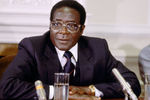 Роберт Мугабе, 1982 год