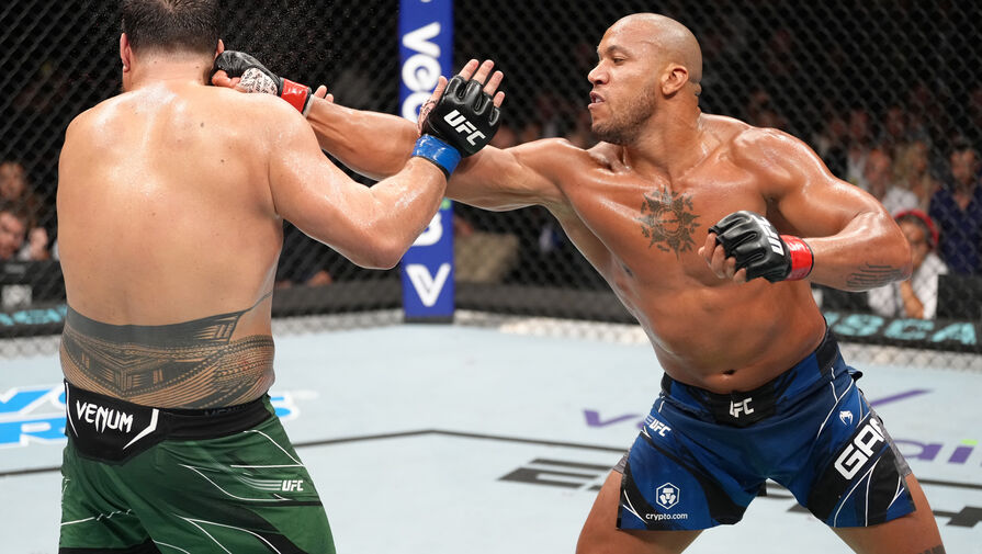 Ган нокаутировал Туйвасу на турнире UFC со сломанной рукой