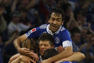 Рауль сделал дубль в матче с «Ганновером»