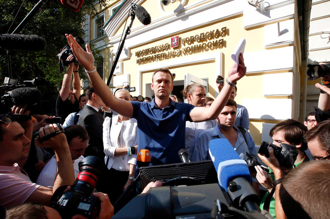 Навальный на крыльце Мосгоризбиркома за минуту до задержания полицией