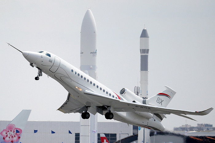 Самолет Dassault Falcon 8X 