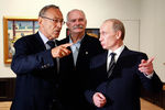 Андрей Кончаловский, Никита Михалков и Владимир Путин, 2010