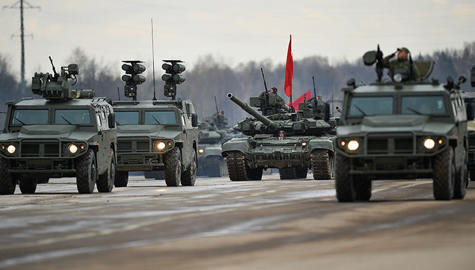 Бронеавтомобили «Тигр» механизированной колонны войск Московского гарнизона Центрального...