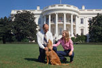 Золотистый ретривер Либерти очутилась в Белом доме у президента Джеральда Форда в 1974 году благодаря его дочери Сьюзен – именно она подарила отцу щенка