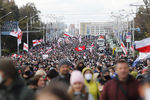 Участники шествия оппозиции в Минске, 18 октября 2020 года