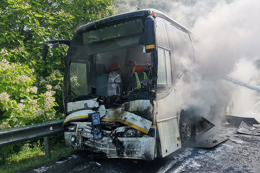 На кубани автобус с туристами попал в дтп
