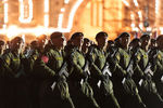 Военнослужащие парадных расчетов на репетиции военного парада на Красной площади, посвященного 73-й годовщине Победы в Великой Отечественной войне, 26 апреля 2018 года