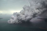Извержение вулкана Анак-Кракатау
