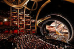 Стив Мартин и Крис Рок во время церемонии вручения кинопремии «Оскар» в Лос-Анджелесе, 9 февраля 2020 года