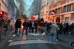 Во время протестов в Париже после стрельбы в районе курдского центра, 23 декабря 2022 года
