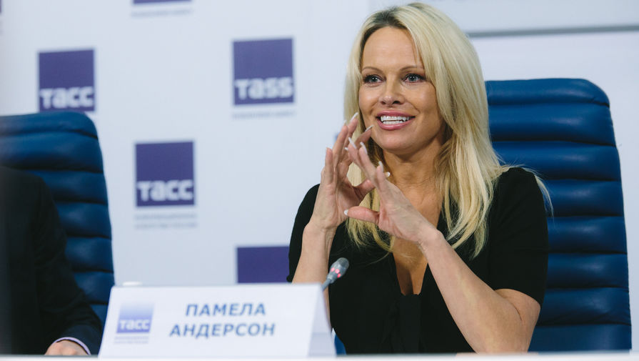 Памела Андерсон во время пресс-конференции в&nbsp;Москве 