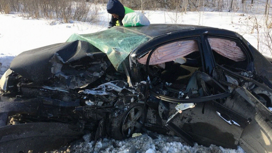 Последствия ДТП на&nbsp;105-м километре автодороги Екатеринбург — Тюмень, 30 марта 2018 года