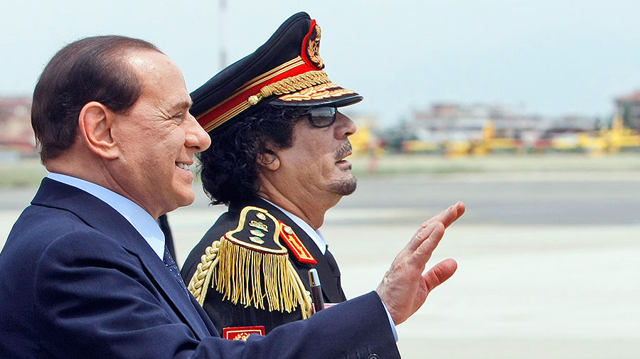 Муаммар Каддафи и итальянский премьер-министром Сильвио Берлускони, 2009&nbsp;год