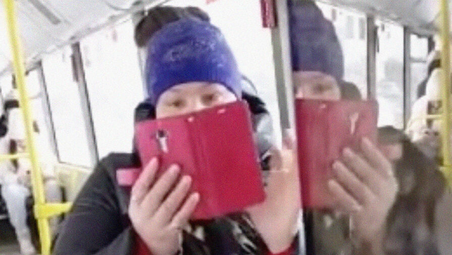 В Красноярске женщина распылила газ из баллончика на пассажиров автобуса