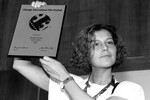 Наталья Игоревна Негода c наградой «Серебряный Хьюго» в номинации «Лучшая женская роль» в фильме «Маленькая Вера» на международном кинофестивале в Чикаго, 1989 год