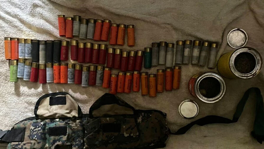 Арсенал оружия и боеприпасов нашли в квартире сахалинского пенсионера 