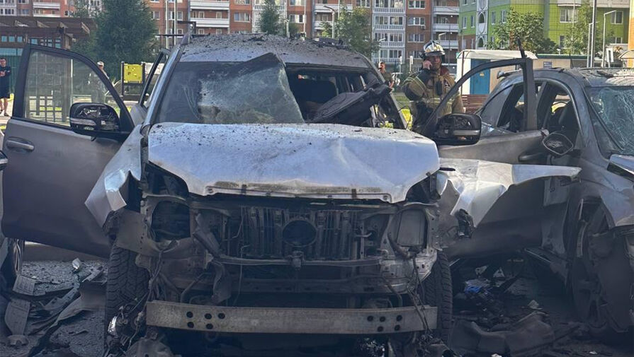 Появились кадры первых секунд после взрыва машины в Москве