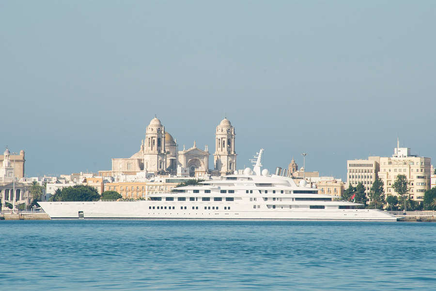 Yacht Azzam