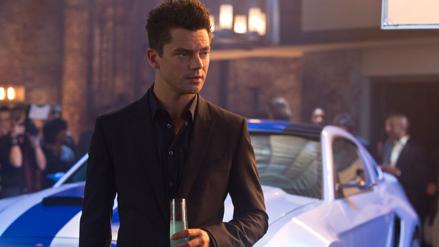 Актер из Need for Speed пересел на велосипед после угона четырех его автомобилей